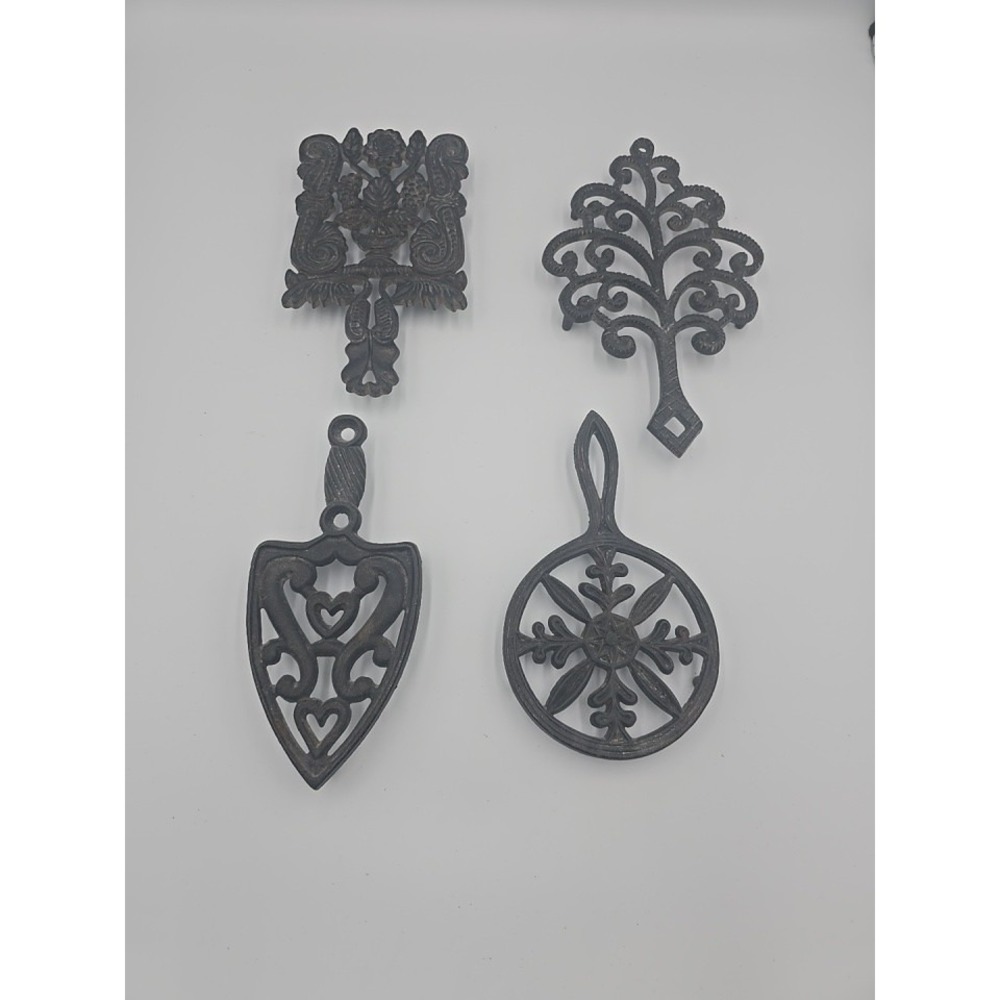 Vintage Wilton Cast Iron Wall Hanging Trivets Lot of 4, Decorative Kitchenware
